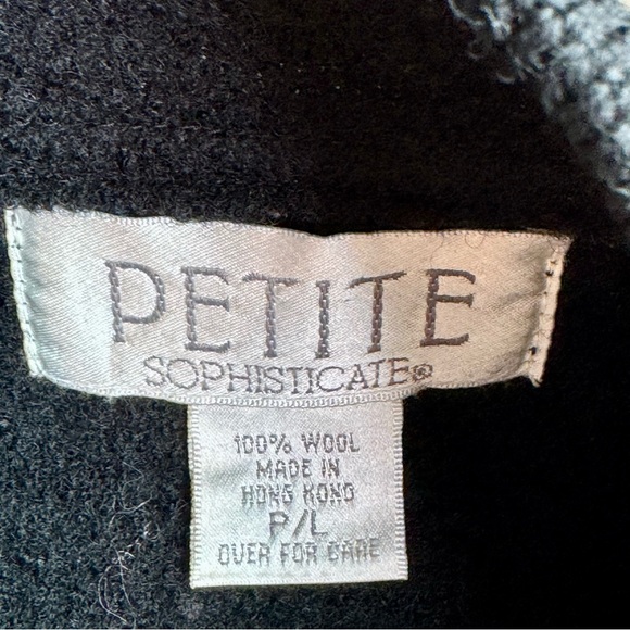 Minimalist Classic 100% Wool Petite Button Front Vest - Picture 4 of 10